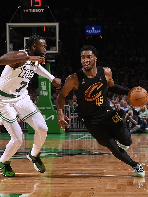 包含国际比赛日体能课后,波士顿凯尔特人强势反弹备战NBA总决赛,信心回归,纪律约束更严格的词条 包含国际比赛日体能课后,波士顿凯尔特人强势反弹备战NBA总决赛,信心回归,纪律约束更严格的词条