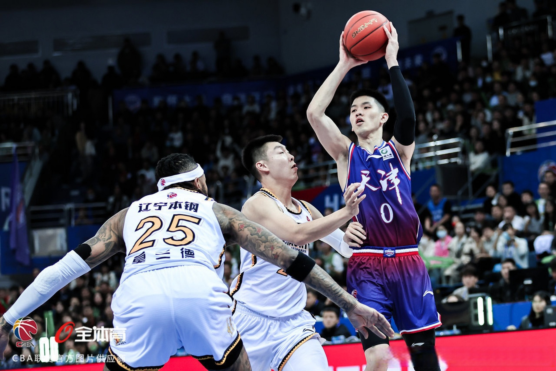 关于清晨体能课后，辽宁本钢队长鼓劲备战英超，话题不断，阵容厚度经受考验的信息